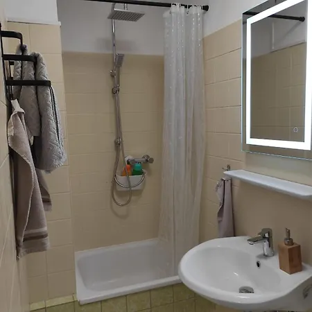 Im Zentrum Von Inklusive Wlan Oberhausen (North Rhine-Westphalia)