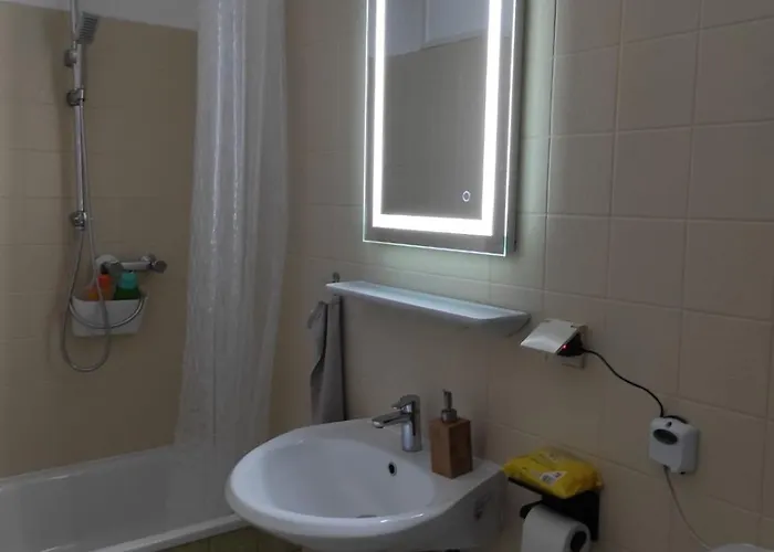 Im Zentrum Von Inklusive Wlan Oberhausen (North Rhine-Westphalia)