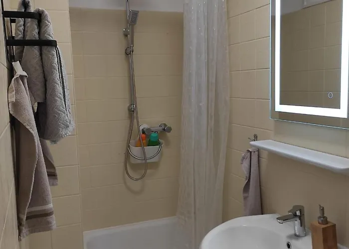 Im Zentrum Von Inklusive Wlan Oberhausen (North Rhine-Westphalia)